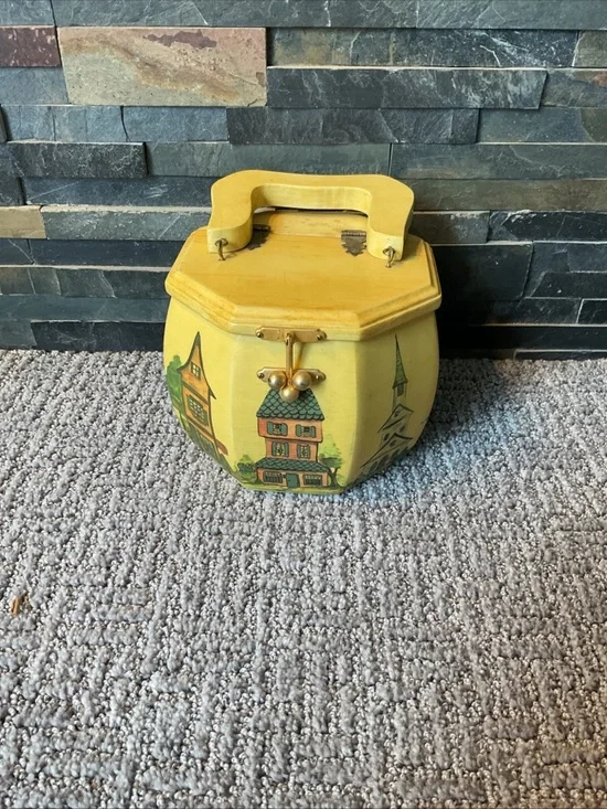 Vintage Style box purse with Handle - Picture 7 of 7